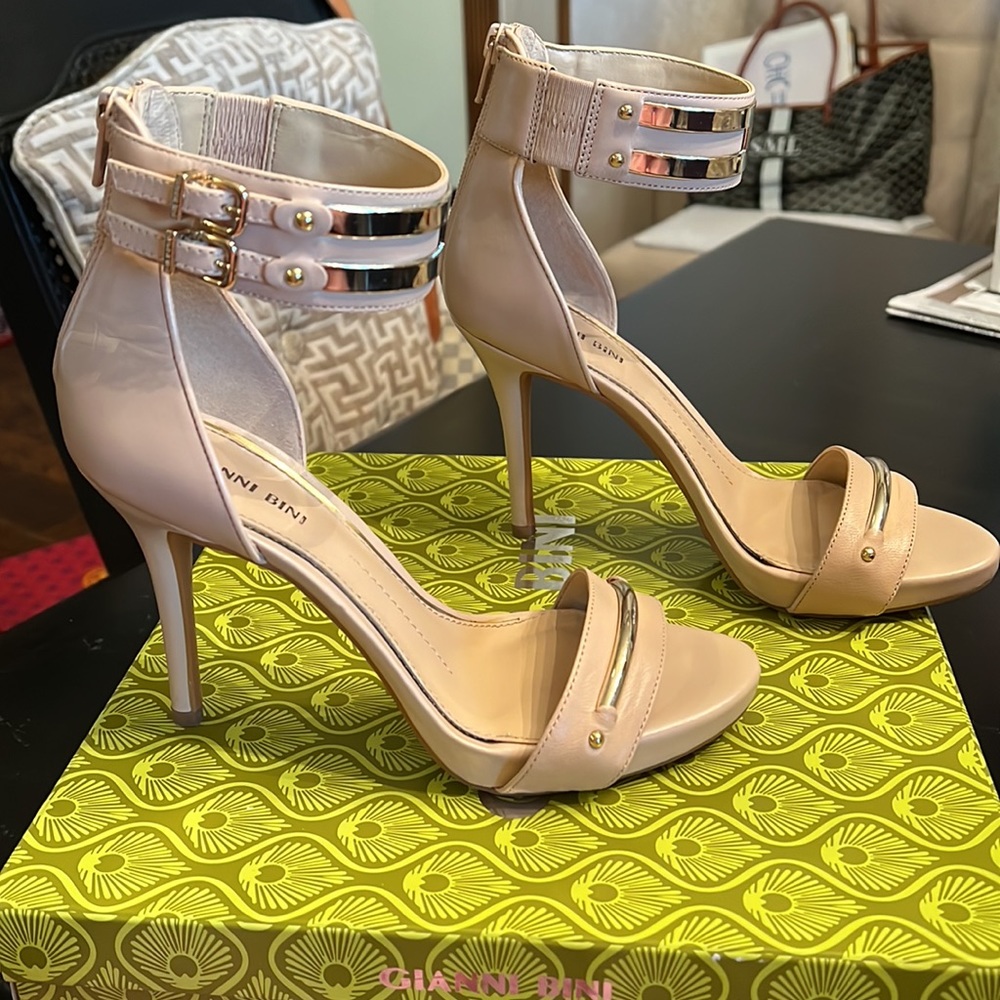Gianni Bini Nude Heels - Picture 3 of 7